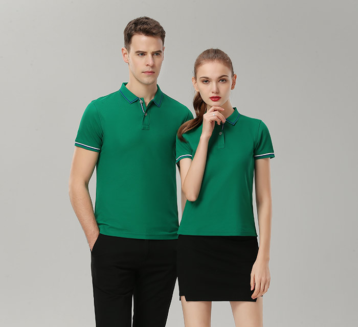 1898號時(shí)尚翻領(lǐng)短袖POLO衫定做深綠色模特展示圖